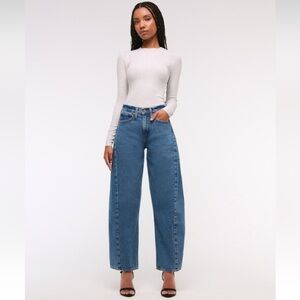 NWT Abercrombie Barrel Jeans - Curve Love 24